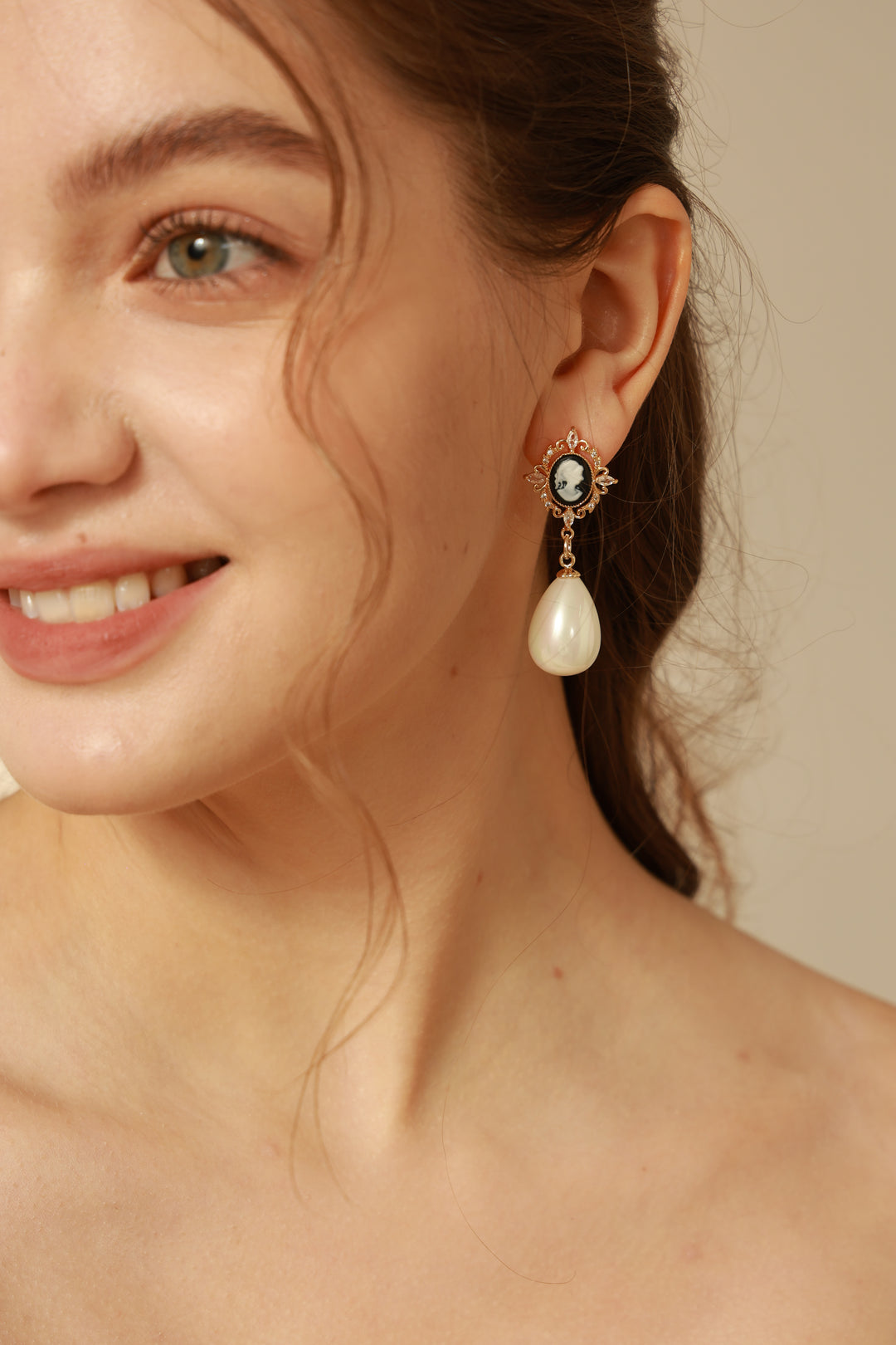 Vintage Large Pearls Cameo Earrings