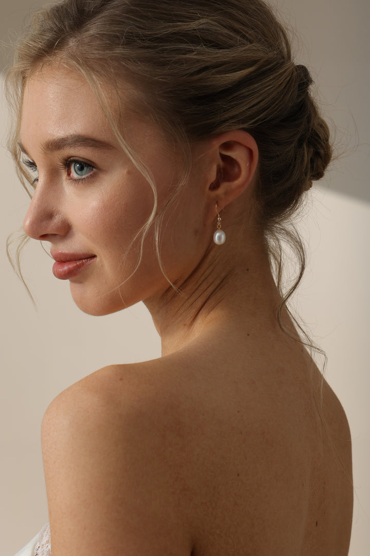 Classic Teardrop Pearl Bridal Earrings Wedding