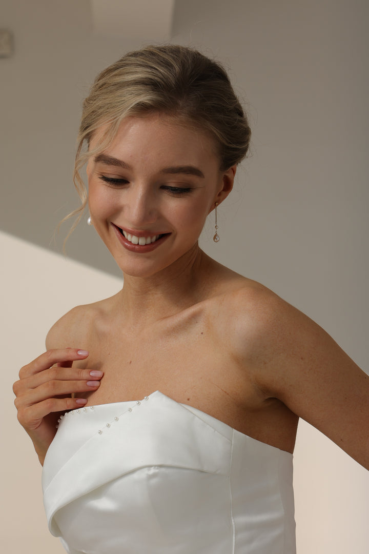Minimalist Teardrop Pearl Bridal Earrings