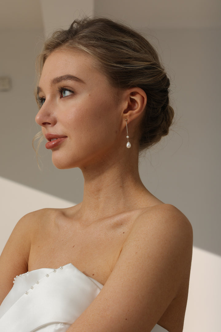 Minimalist Teardrop Pearl Bridal Earrings