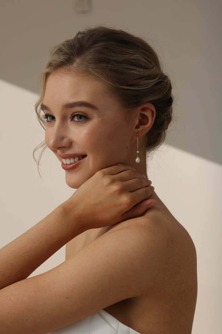 Minimalist Teardrop Pearl Bridal Earrings