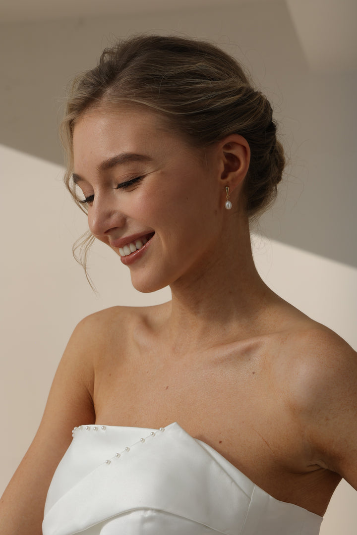Minimalist Teardrop Freshwater Pearl Bridal Drop Earrings