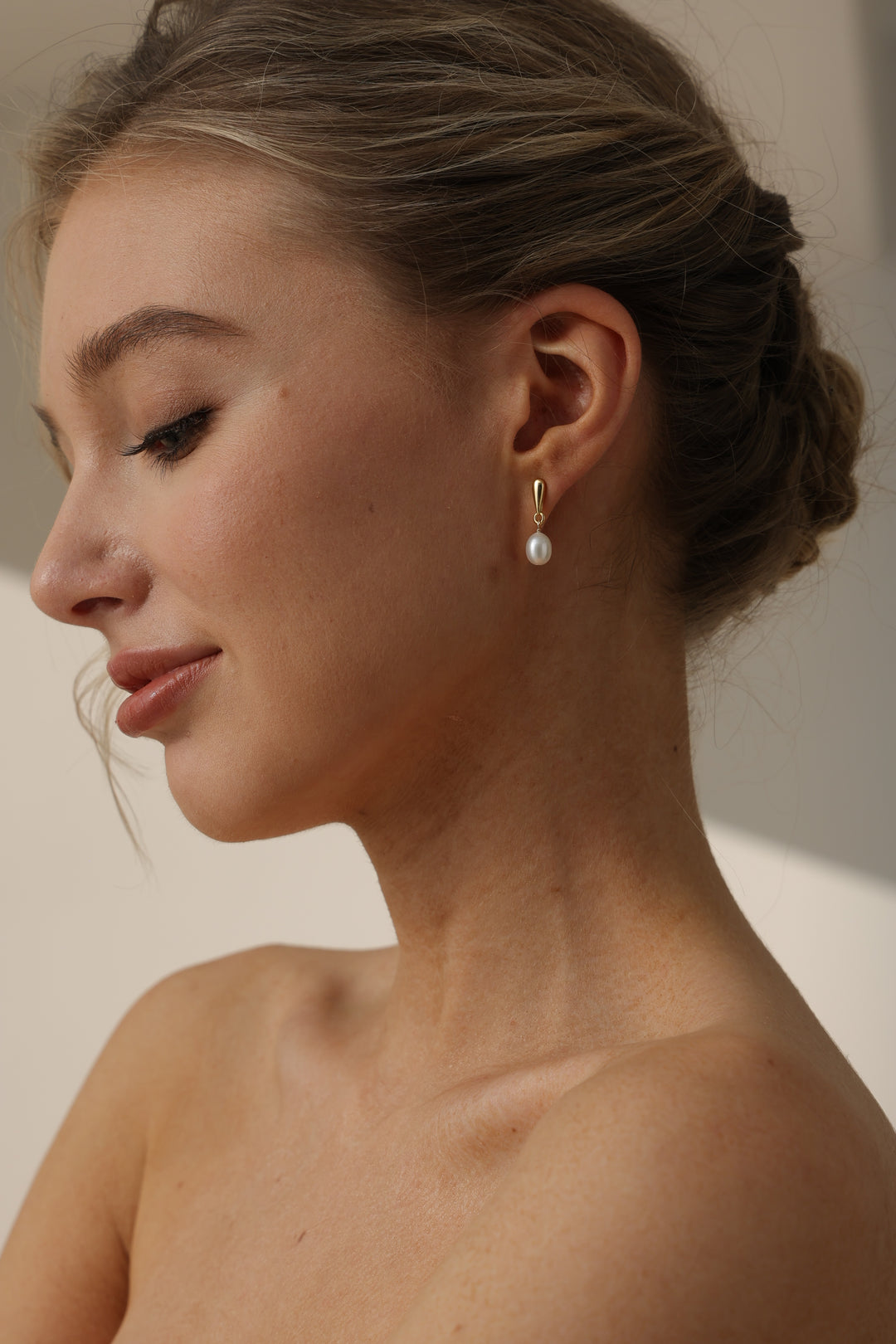 Minimalist Teardrop Freshwater Pearl Bridal Drop Earrings