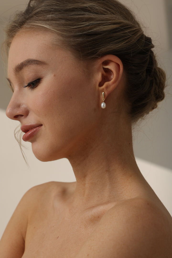Minimalist Teardrop Freshwater Pearl Bridal Drop Earrings