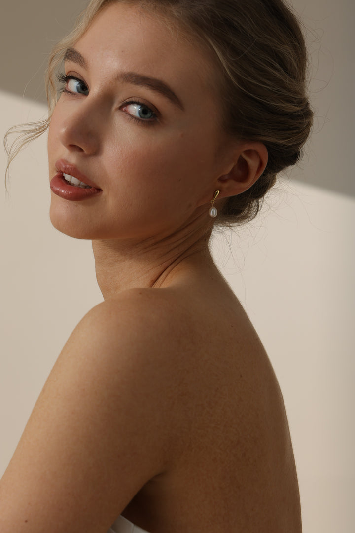 Minimalist Teardrop Freshwater Pearl Bridal Drop Earrings