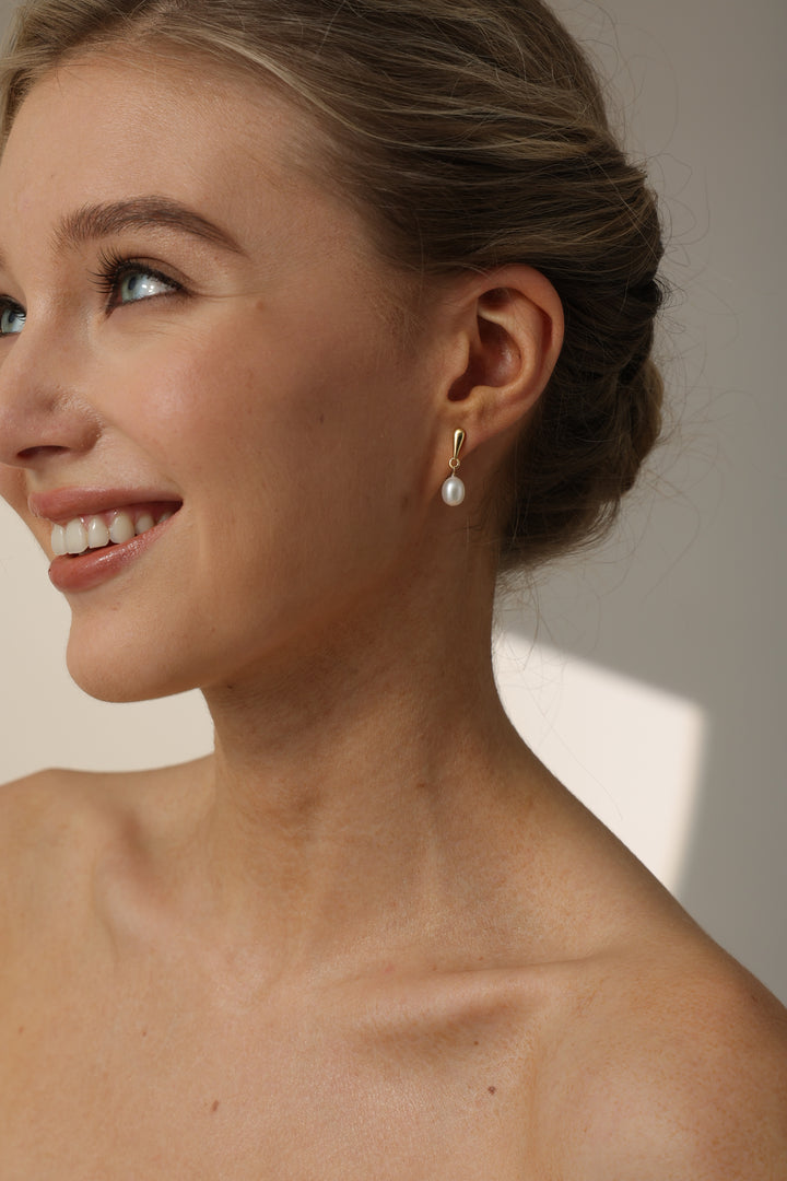 Minimalist Teardrop Freshwater Pearl Bridal Drop Earrings