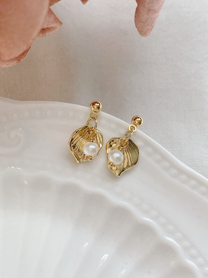 Tiny Pearl Leaf Gold Plated Bridesmaids Jewelry Set