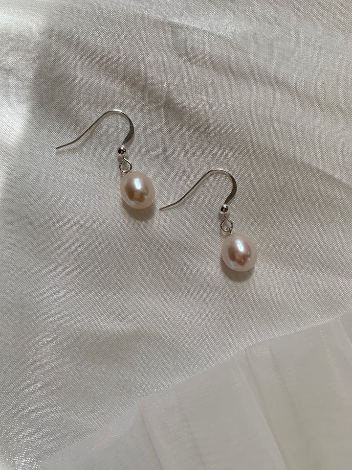 Classic Teardrop Pearl Bridal Earrings Wedding