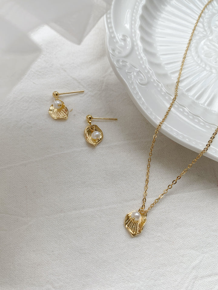 Tiny Pearl Leaf Gold Plated Bridesmaids Jewelry Set