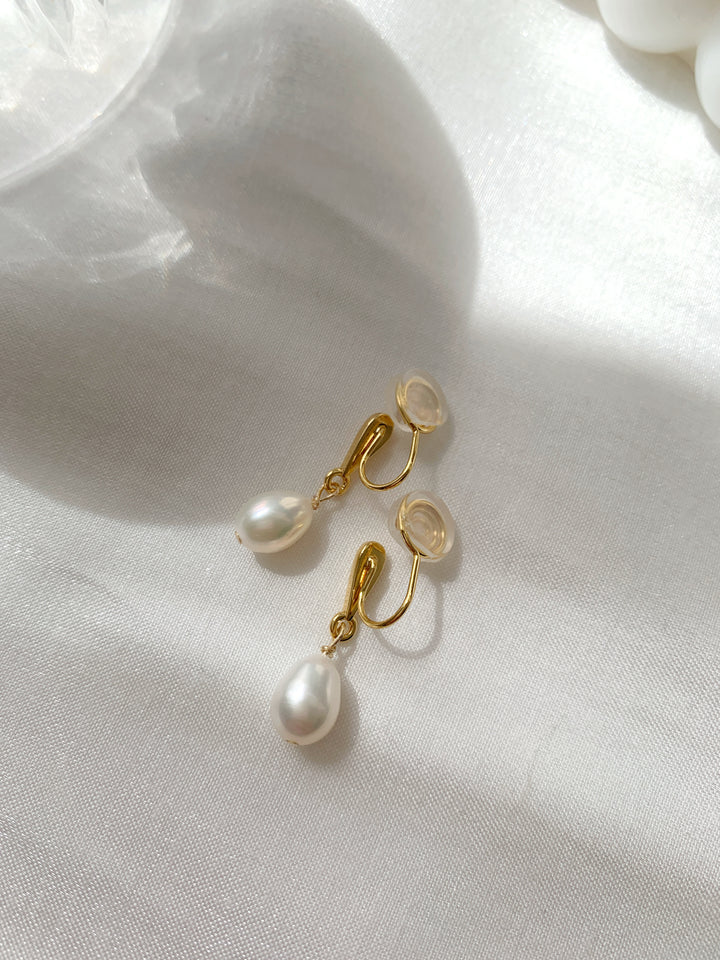 Minimalist Teardrop Freshwater Pearl Bridal Drop Earrings