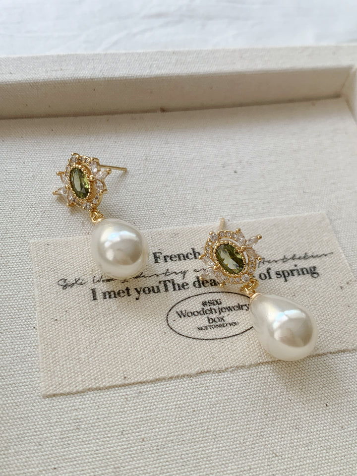 Vintage Green Zircon Pearl Earrings