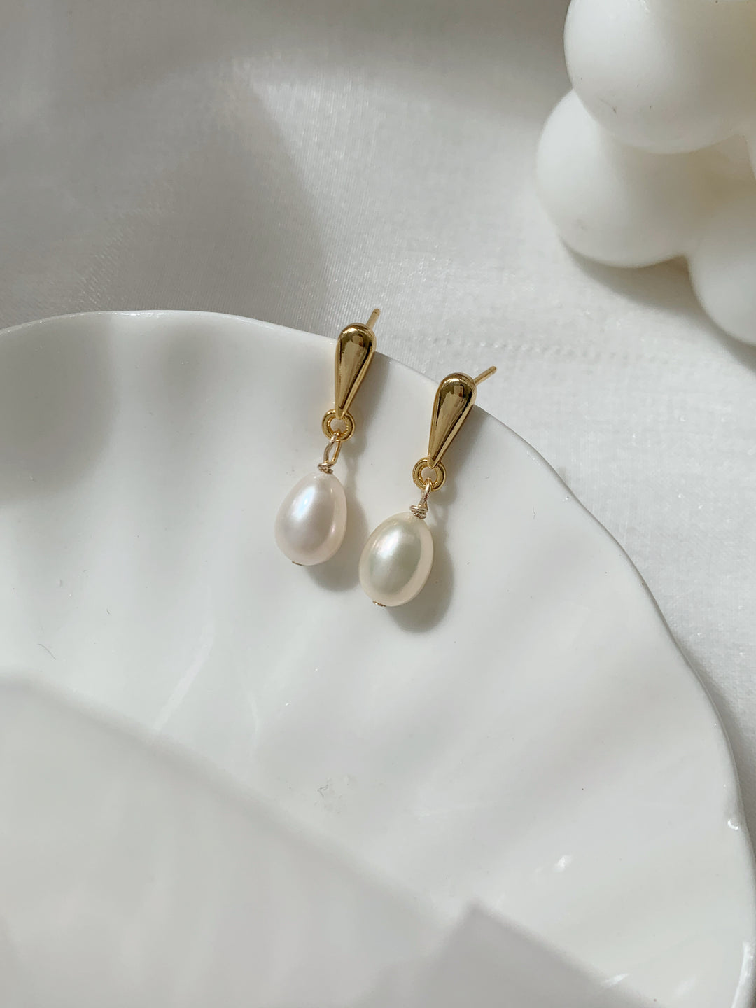 Minimalist Teardrop Freshwater Pearl Bridal Drop Earrings
