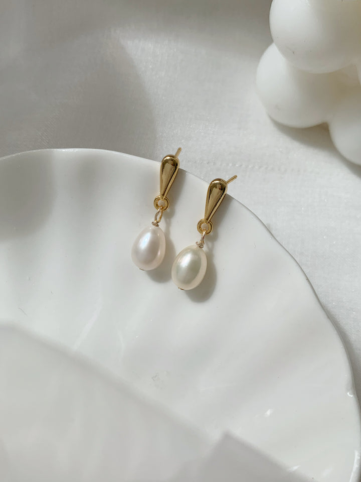 Minimalist Teardrop Freshwater Pearl Bridal Drop Earrings