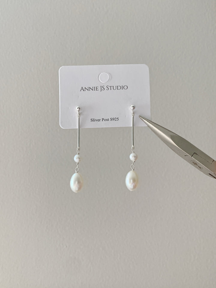 Minimalist Teardrop Pearl Bridal Earrings