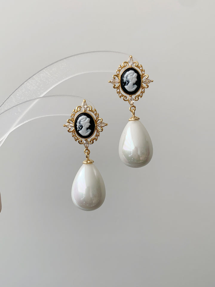 Vintage Large Pearls Cameo Earrings