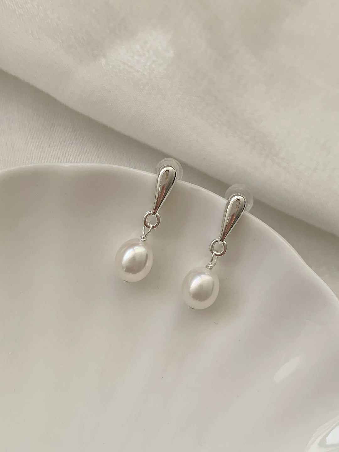 Minimalist Teardrop Freshwater Pearl Bridal Drop Earrings